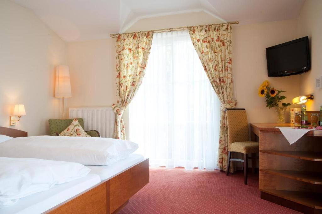 Hotel Gasthof Der Jagerwirt Bergheim Zewnętrze zdjęcie