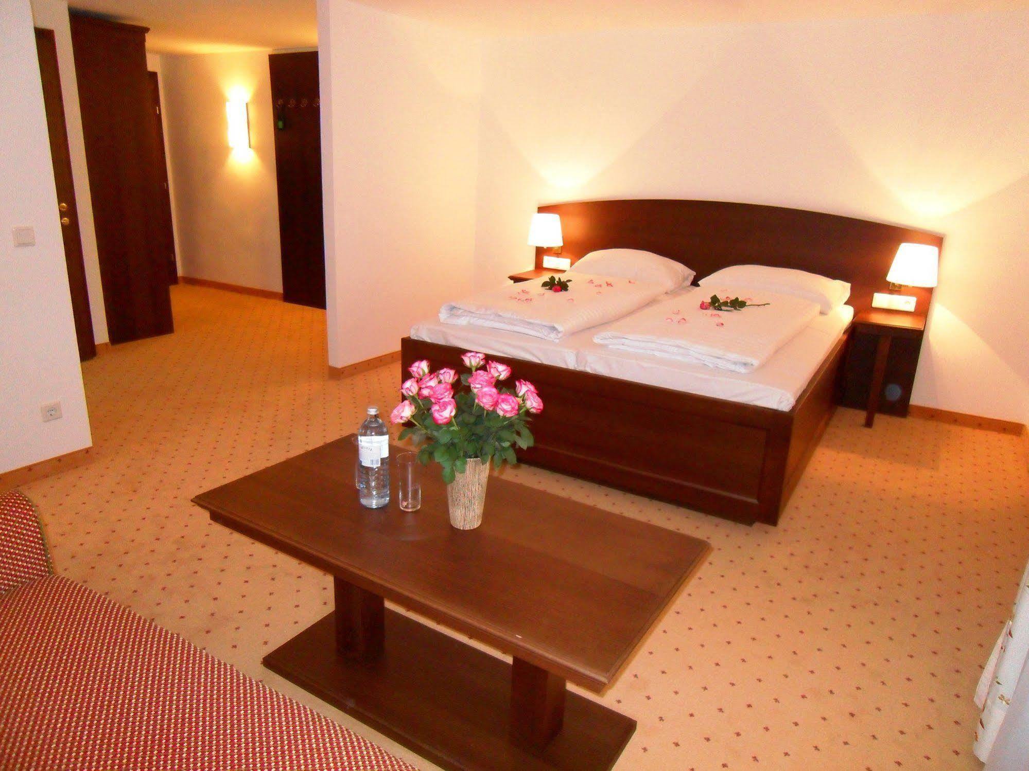 Hotel Gasthof Der Jagerwirt Bergheim Zewnętrze zdjęcie